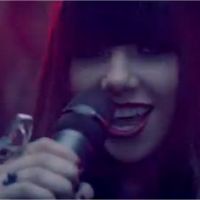 Carly Rae Jepsen : This Kiss, le clip pop et festif (VIDEO)
