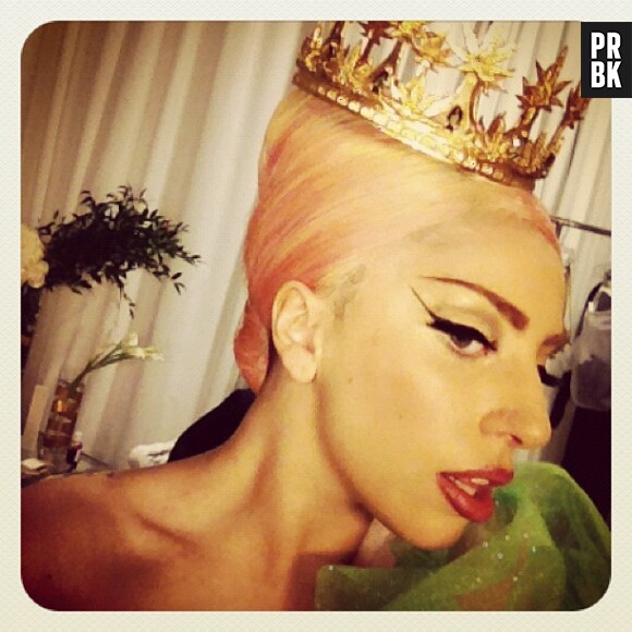Lady Gaga nous avait caché sa tenue...