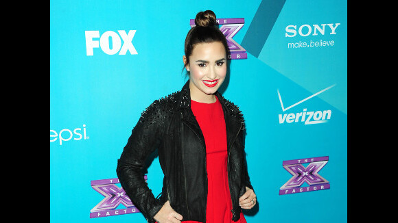 Demi Lovato : brune et canon pour une soirée X Factor (PHOTOS)