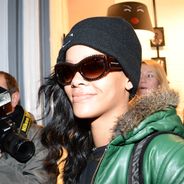 Rihanna à Paris : lunettes noires et séance de shopping avant de mettre le feu en concert ! (PHOTOS)