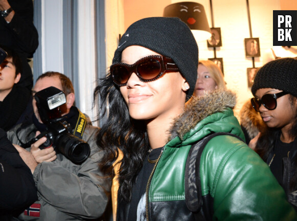 Rihanna a le sourire pour faire du shopping à Paris