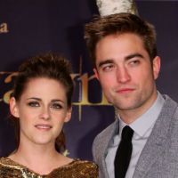 Kristen Stewart : Robert Pattinson et sa famille l'accueillent à Londres pour Thanksgiving (PHOTO)
