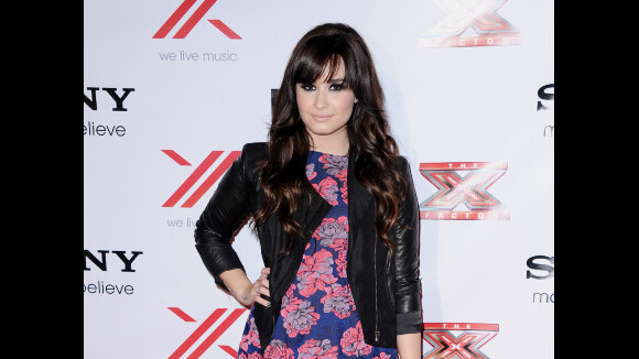 Demi Lovato nous donne une leçon de style pour la soirée X-Factor ! (PHOTOS)