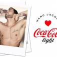 Marc Jacobs se déshabille pour Coca