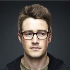 Robert Buckley : des Frères Scott à écrivain arrogant dans une nouvelle série (SPOILER)