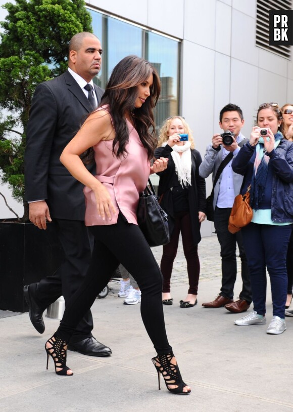 Kim Kardashian aussi aime les leggings