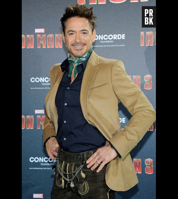 Robert Downey Jr tout sourire à Munich pour promouvoir Iron Man 3