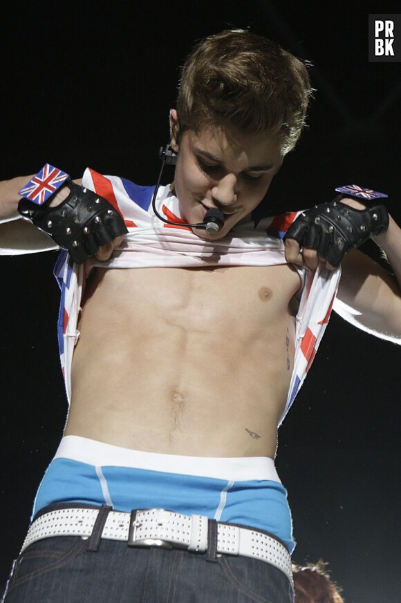 Justin Bieber adore se mettre torse nu