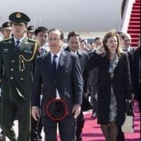 François Hollande : sa braguette ouverte fait marrer la Chine