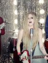Avril Lavigne a dévoilé le clip de Here's To Never Growing Up