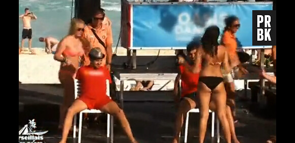 Les garçons ont bien profité du concours de booty shake dans Les Marseillais à Cancun