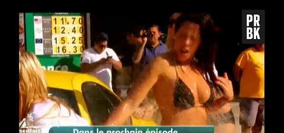 Les Marseillais à Cancun : Kim à fond dans le car wash sexy