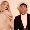 Pharrell Williams dans le clip hot de Blurred Lines