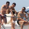 Lionel Messi, cesc Fabregas et José Manuel Pinto prennent le soleil sur l'île de Formentera, lundi 8 juillet 2013