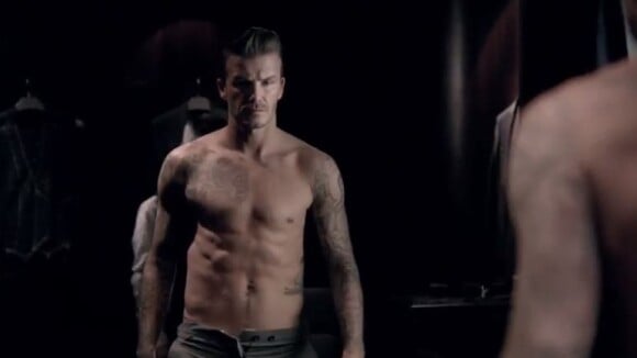 David Beckham : sexy et torse nu pour la pub de son parfum