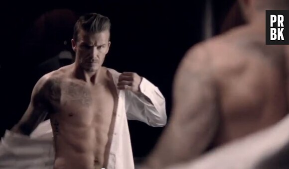 David Beckham sexy et torse nu pour son parfum David Beckham Classic