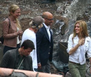 Bonne ambiance entre Mark Wahlberg, Stanley Tucci, Nicola Peltz et Sophia Myles sur le tournage de Transformers 4, le 31 juillet 2013 à Detroit