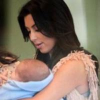 Kim Kardashian : enfin une photo de North West ? La provoc de la bimbo