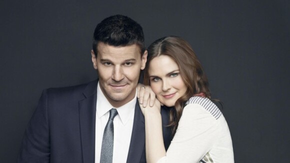 Bones saison 9 : Booth et Brennan toujours aussi proches sur les photos promo