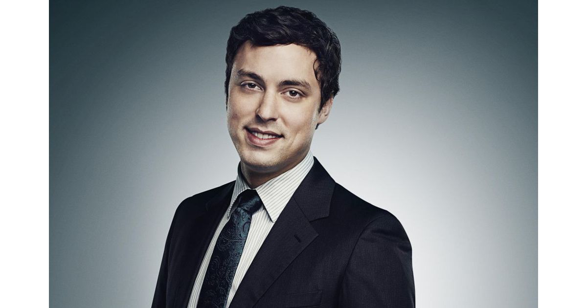 Bones saison 9 : photo promotionnelle avec John Francis Daley - Purebreak