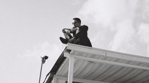 Robert Pattinson charmeur sur les premières photos de la campagne Dior