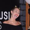 Miley Cyrus excentrique sur le tapis-rouge des MTV VMA 2013, le 25 août 2013