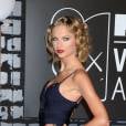 Taylor Swift décolettée sur le tapis-rouge des MTV VMA 2013, le 25 août 2013