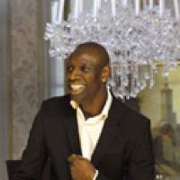 Omar Sy : l&#039;Intouchable signe un duo avec Earth Wind and Fire