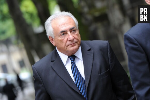 Dominique Strauss-Kahn devra se présenter au tribunal dans un an dans l'affaire du Carlton