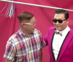 Psy sur le tournage d'une publicité à Hong Kong le 3 octobre 2013