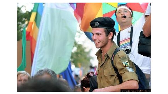 François Hollande : nouveau sosie déniché à la Gay Pride de Jérusalem