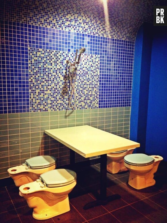 Magic Restroom Café : un restaurant de Los Angeles dans lequel vous mangez assis sur des toilettes