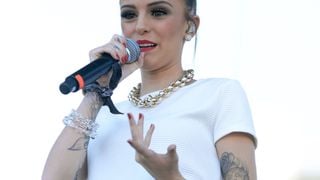 Lorde : Cher Lloyd la clashe... pour défendre Selena Gomez
