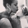 Rihanna exhibe encore son corps sur Twitter