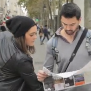 Tripoter les boules d&#039;inconnus dans la rue... Nouvelle vidéo buzz pour la bonne cause