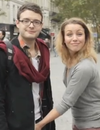 Deux filles acceptent de toucher des pénis pour la bonne cause