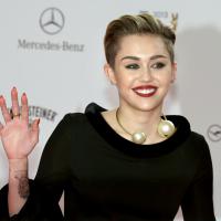 Miley Cyrus habillée et Victoria Beckham souriante : double miracle aux Bambi Awards 2013