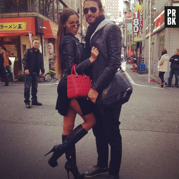 Nabilla Benattia : en mode VRAIE bimbo à Tokyo