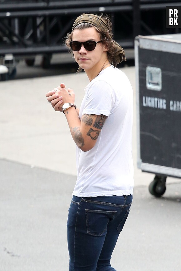 Harry Styles : même look bizarre devant le plateau de X Factor US à New-York, le 20 novembre 2013