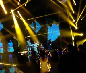 NMA 2014 : Stromae fait l'ouverture de la cérémonie sur Papaoutai avec Will i Am