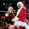 Miley Cyrus : quand les stars se prennent pour la Mère Noël