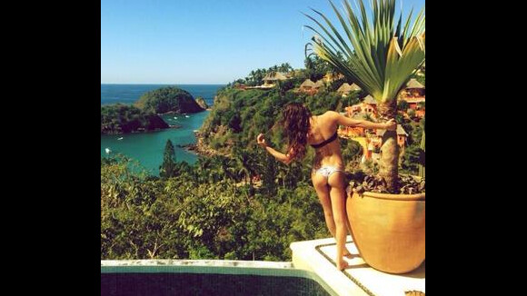 Lea Michele dévoile ses fesses et son bikini 100% sexy sur Twitter