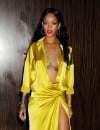 Rihanna dans une robe satinée à un gala pré-Grammy Awards, le 25 janvier 2014