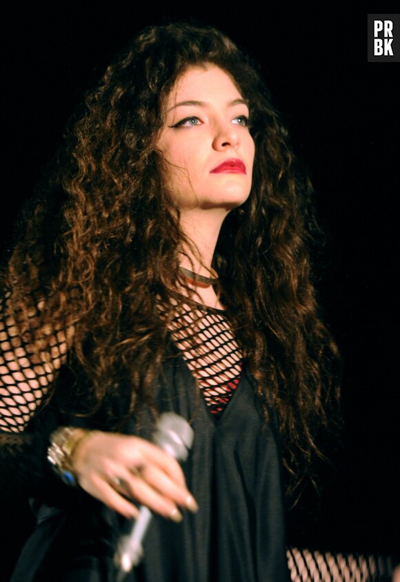 Lorde : les paparazzi taclés sur son compte Twitter