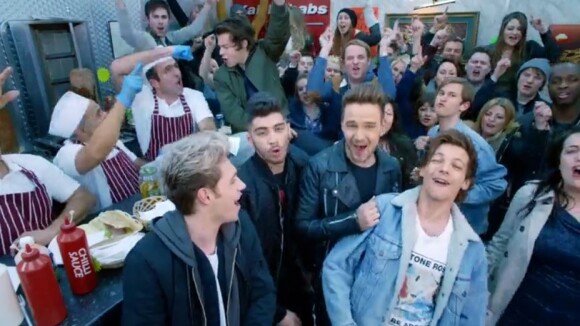 One Direction : Midnight memories, le clip avec Harry Styles en vendeur de kebab