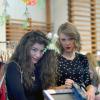 Lorde et Taylor Swift : séance shopping entre meilleures amis, le 23 février 2014 à Los Angeles