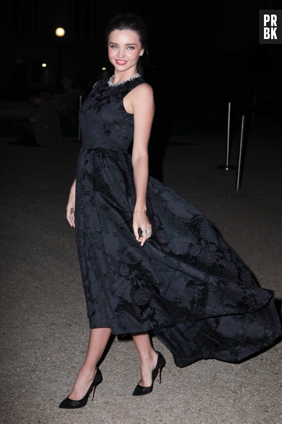Miranda Kerr au défilé H&M pendant la Fashion Week de Paris, le 26 février 2014