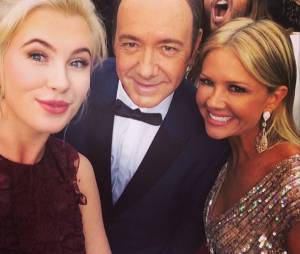 Jared Leto photobomb le selfie d'Ireland Baldwin aux Oscars 2014, le 2 mars 2014