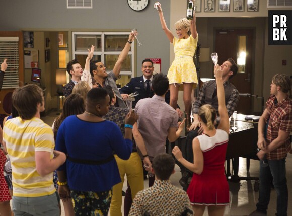 Glee saison 5, épisode 12 : c'est la fête dans l'épisode 100