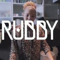 Rubby se la joue Top Chef : recette de Colombo avec son papy